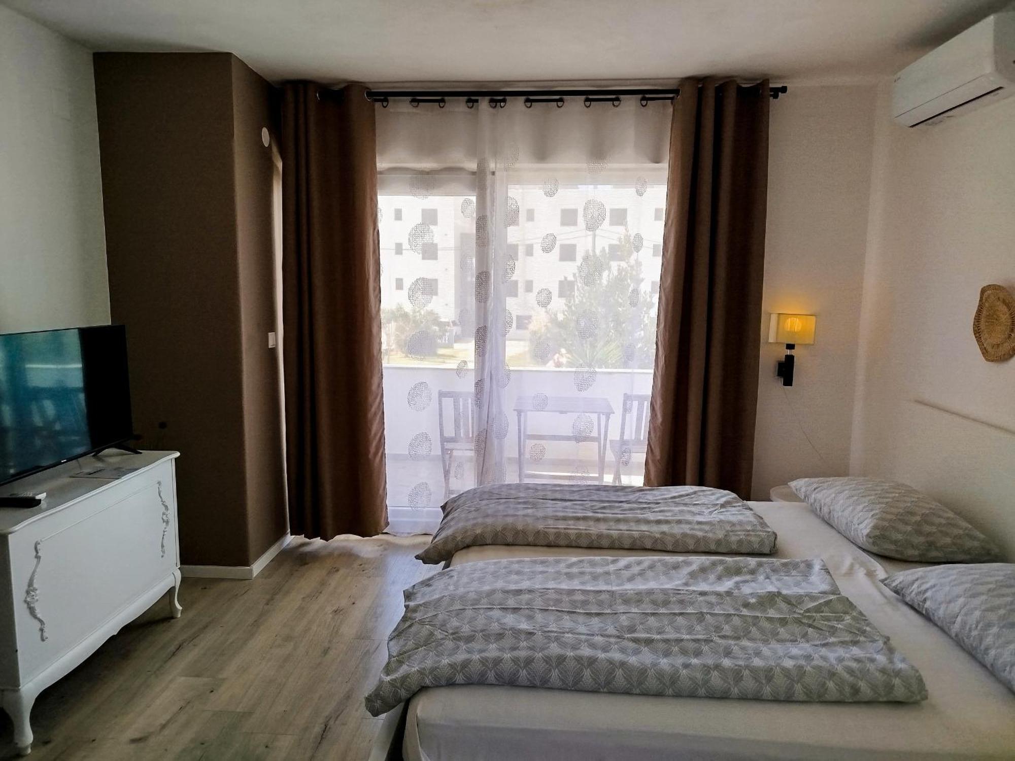 Apartments Dora Bibinje, 30 M From The Sea Exterior foto